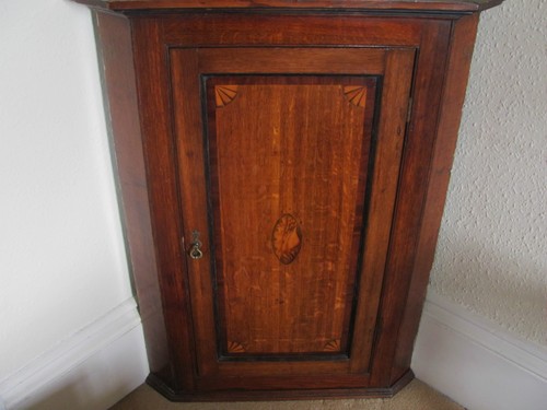 Georgian oak corner cupboard - ,