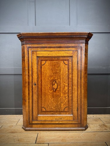 Georgian oak wall corner - georgian,